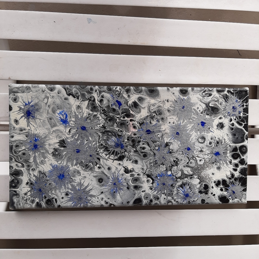 Acrylic poor with a splash of Hawaii